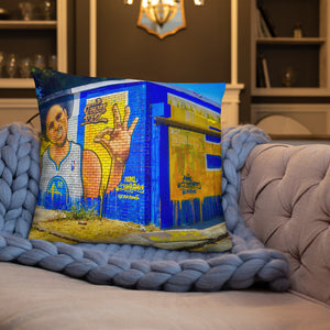Steph 30 Mural Basic Pillow