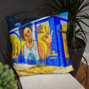 Steph 30 Mural Basic Pillow